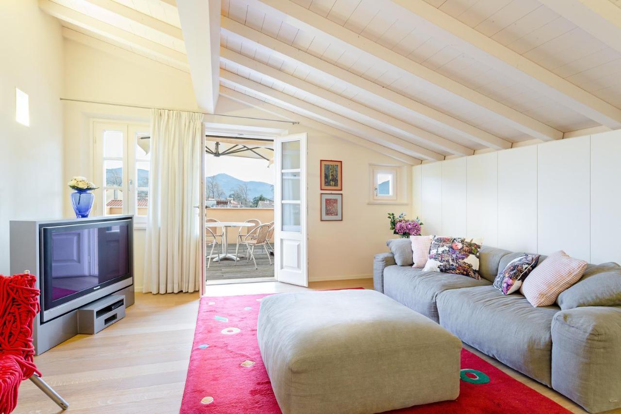 Casa Cachi 3, Breathtaking Views Of From A Spacious Furnished Terrace Inside The Walls Apartment Lucca