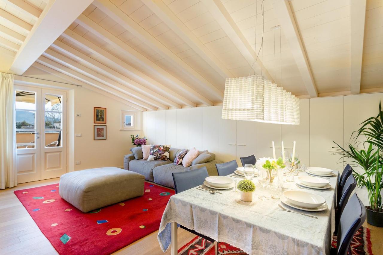 Casa Cachi 3, Breathtaking Views Of From A Spacious Furnished Terrace Inside The Walls Apartment Lucca